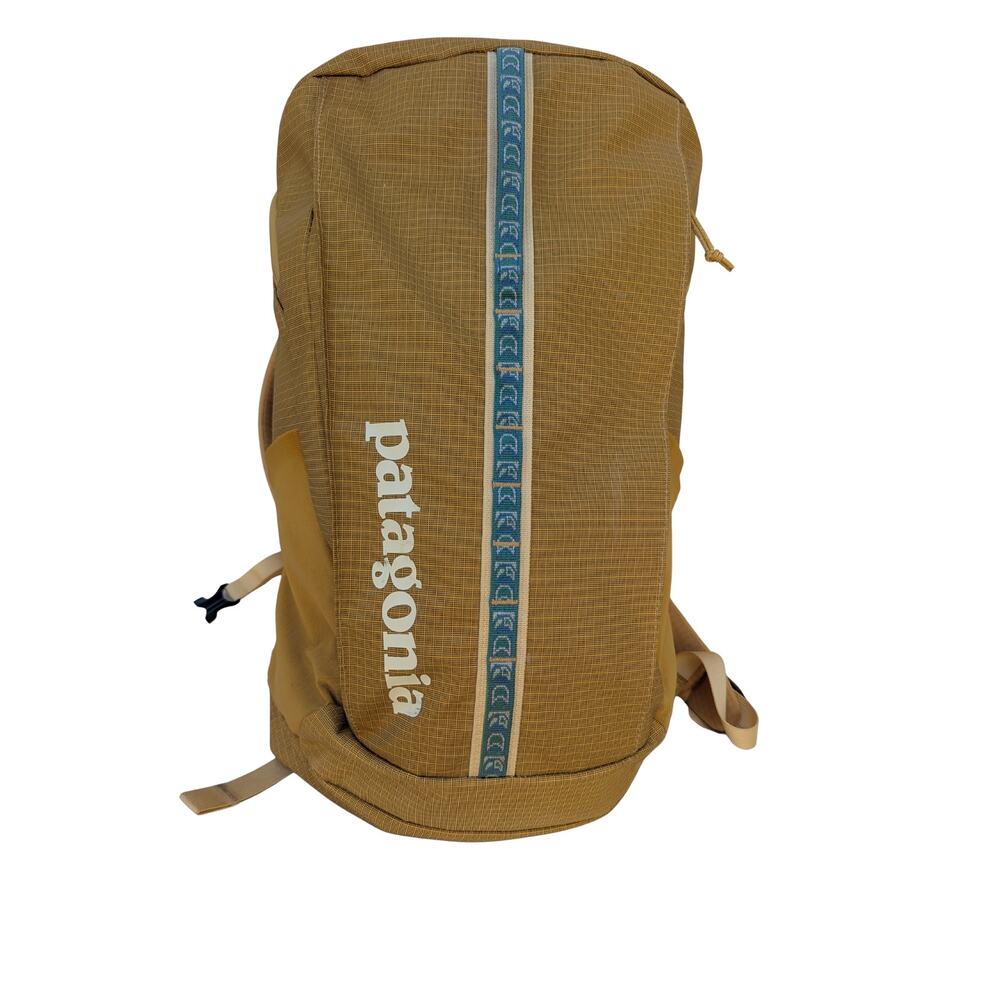 Like New Patagonia Black Hole Backpack 25L [Pufferfish Gold]